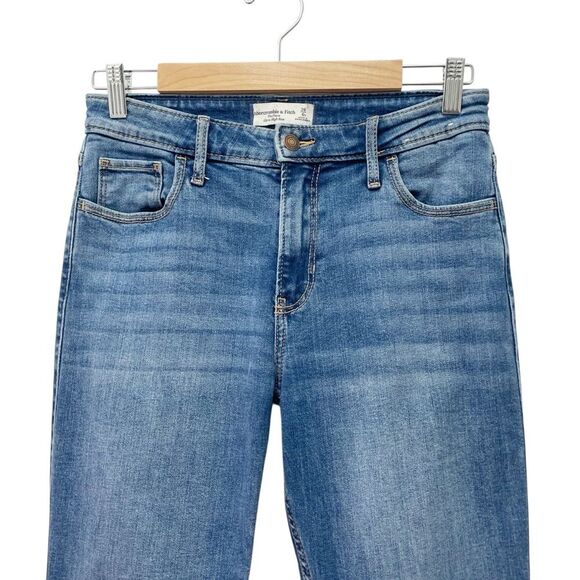 Abercrombie & Fitch The Flare Ultra High Rise Jeans Size 28 6R Medium Wash Denim - Picture 3 of 8